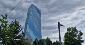 ЕЦБ се очаква да понижи отново ставките си предвид спадащата инфлация и отслабването на икономическите перспективи