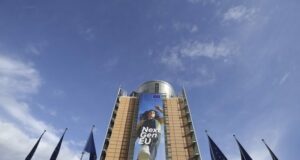 Европейски нюзрум: Парите от фонда на ЕС за възстановяване след пандемията достигат до държавите членки твърде бавно, установиха одитори