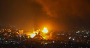 Израелската армия продължава да нанася тази нощ интензивни въздушни удари по южни предградия на ливанската столица Бейрут.