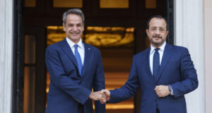 Кипър подписа меморандум за разбирателство с Гърция за "най-дългия в света" подводен електрически кабел