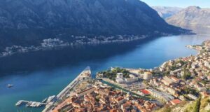 МИНА: Черногорското пристанище Котор е посрещнало близо 400 000 туристи от началото на годината