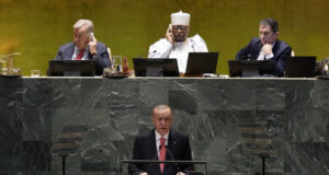 Международната общност трябва да вземе спешни мерки за спиране на Израел, заяви Ердоган на среща с ливанския премиер