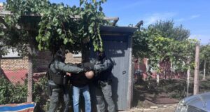 Мъж на 51 г. е задържан от полицията в област Добрич заради намерени в негов имот наркотици