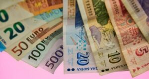 евро, лев, еврото