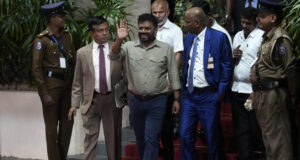 Новоизбраният президент на Шри Ланка съобщи, че разпуска парламента и обявява предсрочни парламентарни избори на 14 ноември