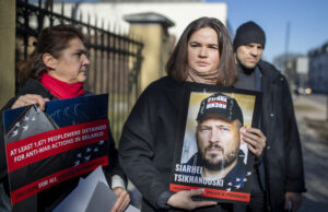 ОБЗОР
                                                                                                Ни лук яли, ни лук мирисали – политзатворници на Лукашенко вадят лук във ферма, собственост на депутат от „Алтернатива за Германия“