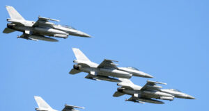 Полски военни самолети са се активирали, за да гарантират безопасността във въздушното пространство на страната