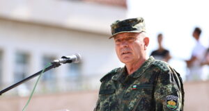 През следващата година ще имаме минимум пет хеликоптера, готови да гасят пожари, каза адмирал Емил Ефтимов