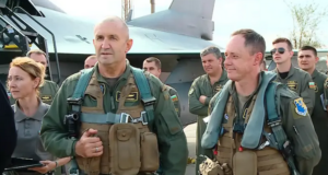 Президентът Радев полетя с F-16