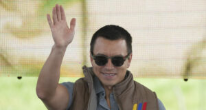 Президентът на Еквадор обеща три месеца безплатна електроенергия за домакинствата