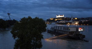 ТАСР: Нивото на Дунав край Братислава отмина пиковите си стойности, съобщи словашкият министър на околната среда