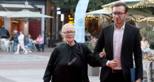 Фестивалът е място, което събира гледни точки и ги обединява, каза зам.-министърът на културата Илко Ганев на откриването на „Златна роза“