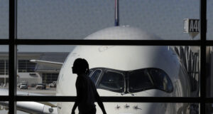 "Делта еърлайнс" отчете спад на печалбата си с над една четвърт след глобалния технологичен срив през юли