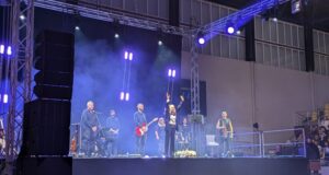 Бурни аплодисменти за примата Лили Иванова тази вечер в Перник