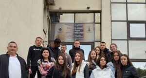 Бъдещи икономисти се запознаха с организацията и технологията на данъчната дейност в офиса на НАП – Търговище