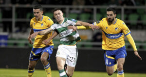 Българският полузащитник Георги Костадинов отново титуляр за АПОЕЛ, кипърските шампиони победиха Анортозис в дербито на кръга