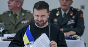 Володимир Зеленски заяви, че не вижда причина да се понижава възрастовата граница за наборна военна служба в Украйна