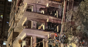 Разрушения в сграда в сирийската столица Дамаск след израелски удар