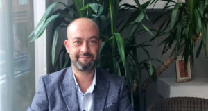 Интервю
                                                                                                Не смятам, че системата "ол инклузив" ще бъде премахната в Турция, казва пред БТА Хакан Йигит, председател на туристическа асоциация