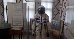 Историческият музей в Омуртаг участва със скафандъра на Александър Александров в изложението "Влез в космоса" в София