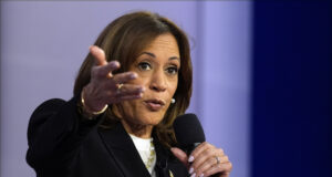 Камала Харис нарече Доналд Тръмп "фашист" на предизборна проява в щата Пенсилвания