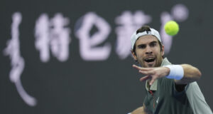 Карен Хачанов отстрани Брендън Накашима на турнира по тенис за мъже във Виена