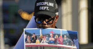 На 7 души бяха повдигнати обвинения в кампания за кибертормоз срещу артистичния директор на Олимпийските игри в Париж Тома Жоли