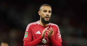 Нусаир Мазрауи от Манчестър Юнайтед е претърпял коригираща сърдечна процедура