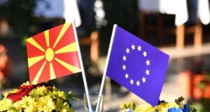 ОБНОВЕНА 
                                                                                                Европейската комисия обърна внимание на Северна Македония да спазва двустранните споразумения с Гърция и България