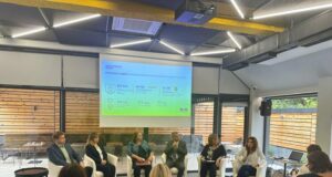 Обучения по киберсигурност и безопасно използване на интернет ще има в училища в цялата страна по две програми на МОН