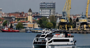 фериботната линия Истанбул-Бургас