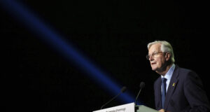 ПРЕГЛЕД НА ПЕЧАТА
                                                                                                Правителството на Барние оцеля при първия вот на недоверие след съставянето си, пишат френски вестници