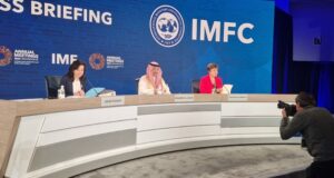 По време на годишните срещи на МВФ и Световната банка 
                                                                                                Кристалина Георгиева препоръча централните банки да не намаляват лихвите твърде рано или твърде късно