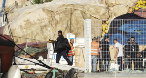 Първите мигранти, изпратени в приемни центрове в Албания, се връщат в Италия след съдебно решение