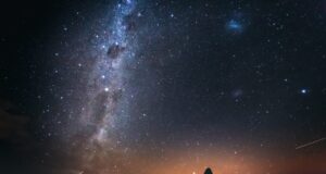 15 „падащи звезди“ на час: Метеорният поток Леониди достига своя пик на фона на суперлуна