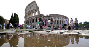 "Еърбиенби" ще организира догодина гладиаторски борби в Колизея в Рим