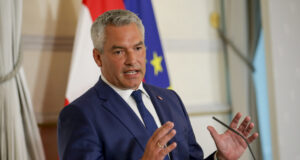 АПА: Австрийският канцлер "приема сериозно" сигналите на гласоподавателите след вчерашните избори в Щирия