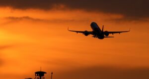 Авиофотографи показват магията на "големите метални птици" в изложба на летище София