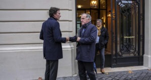 Богатото френско семейство Арно ще придобие футболния Пари ФК в "следващите дни"