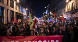 В Париж се проведоха демонстрации срещу предизвикала полемика галавечер в подкрепа на Израел, организирана от крайната десница