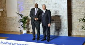 Великобритания наложи най-големия пакет от санкции срещу руския "сенчест флот"