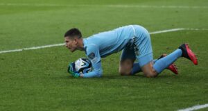 Вкараха три гола на Даниел Наумов в дебюта му в гръцкото първенство с екипа на ОФИ (Крит)