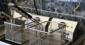 Фритюрник, кухненски уреди