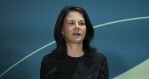 Германия разследва с партньорите си самолетната катастрофа, станала в "променливи времена", каза германската външна министърка