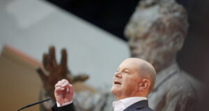 Германският канцлер призова да не се прави рязък завой в миграционната политика на страната