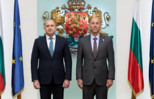 Президентът на България Румен Радев и посланикът на Грузия Отар Бердзенишвили на церемонията по връчване на акредитативните писма, 7 април 2023 г