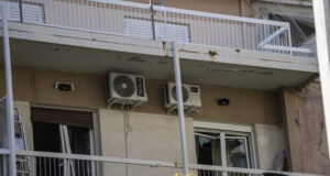 Гръцката полиция образува преписка за участие в терористична група срещу трима души заради взрива в Атина в четвъртък