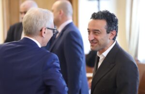 Два гласа не достигнаха на Силви Кирилов за председател на НС, Божанков и Лорер изгонени от ПП