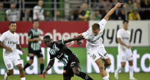 Алекс Петков и Силвестър Джаспър помогнаха само за точка на Шльонск (Вроцлав) при гостуването на Ягелония в среща от полското първенство