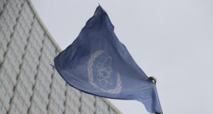 Европа и Иран обсъждат дали могат да започнат сериозни преговори за ядрената програма на Техеран преди идването на Тръмп